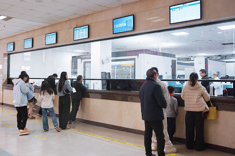 20251202 门诊药房搬家9.jpg