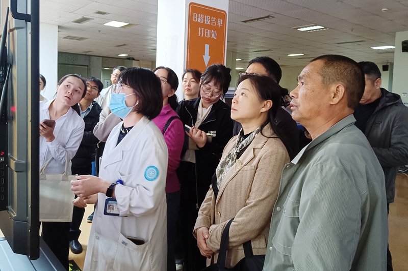 20251201-06 新疆调研团04.jpg 20251201-06 新疆调研团04.jpg