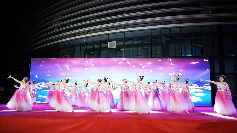 12 海棠花开.jpg 12 海棠花开.jpg