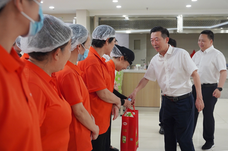 20260803 夏日慰问3.jpg 20260803 夏日慰问3.jpg