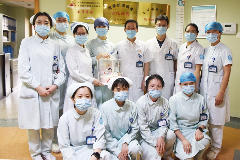 0512 护士节慰问26.jpg 0512 护士节慰问26.jpg