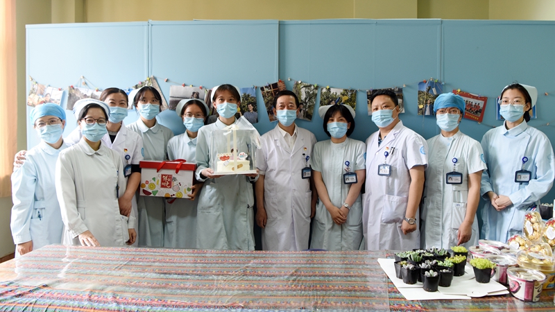 0512 护士节慰问16.jpg 0512 护士节慰问16.jpg