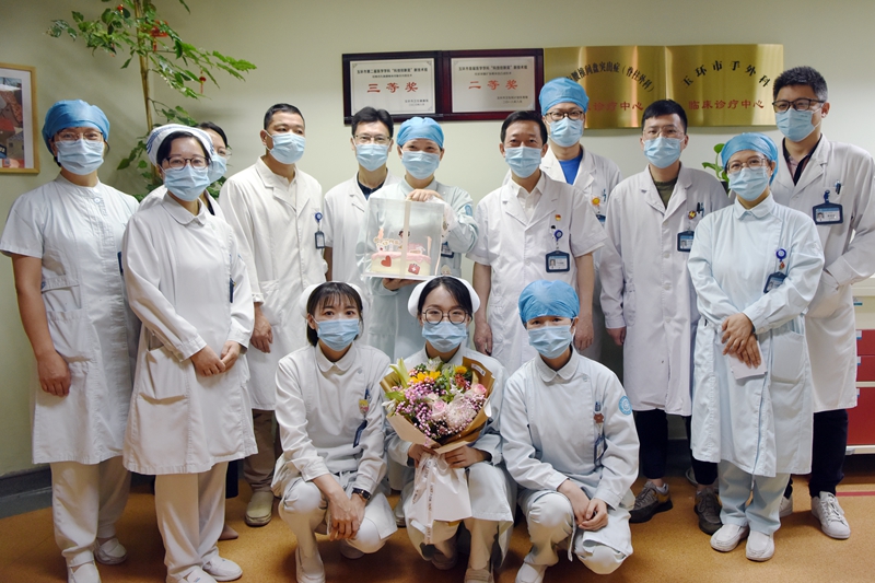 0512 护士节慰问24.jpg 0512 护士节慰问24.jpg