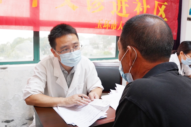 0912 家庭医生义诊双丰村19.jpg