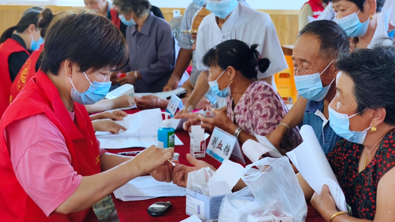 0701 七一活动 义诊4.jpg 0701 七一活动 义诊4.jpg