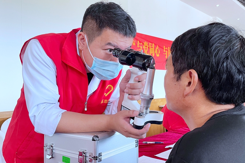 0701 七一活动 义诊2.jpg 0701 七一活动 义诊2.jpg