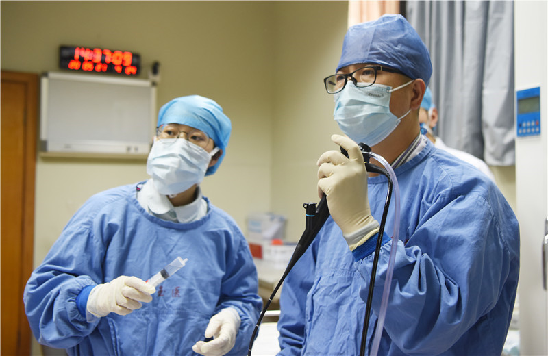 04 气管镜检查_副本.jpg 04 气管镜检查_副本.jpg