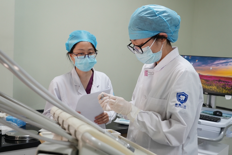 20250519 口腔科 窝沟封闭培训16.jpg 20250519 口腔科 窝沟封闭培训16.jpg