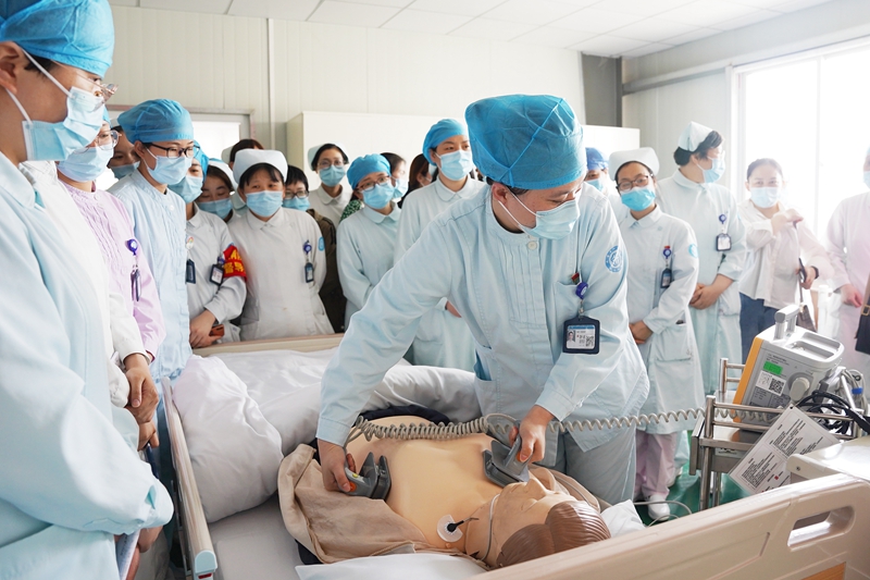 0413 护理部 三基三严 培训06.jpg