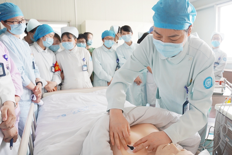 0413 护理部 三基三严 培训10.jpg