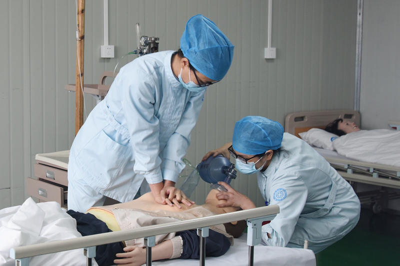 0520 心肺复苏比赛05.jpg