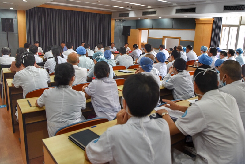 新院长上任 会场.jpg