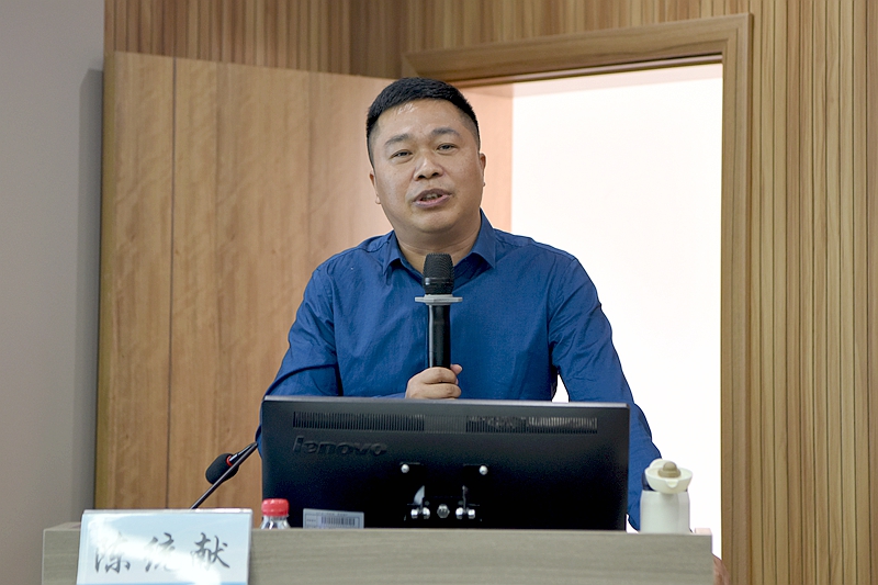 陈统献.jpg 陈统献.jpg