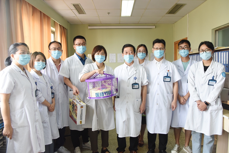 0819 医师节慰问08.jpg 0819 医师节慰问08.jpg