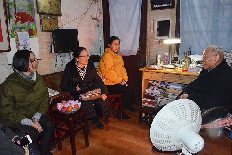 0209 温州平阳慰问温青龄.jpg