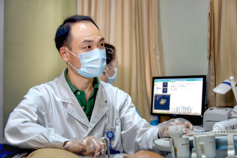 黄德益.jpg 黄德益.jpg