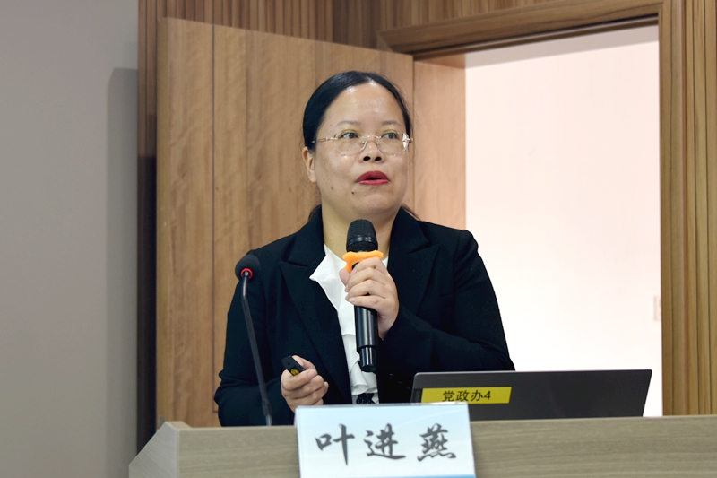 叶进燕.jpg 叶进燕.jpg