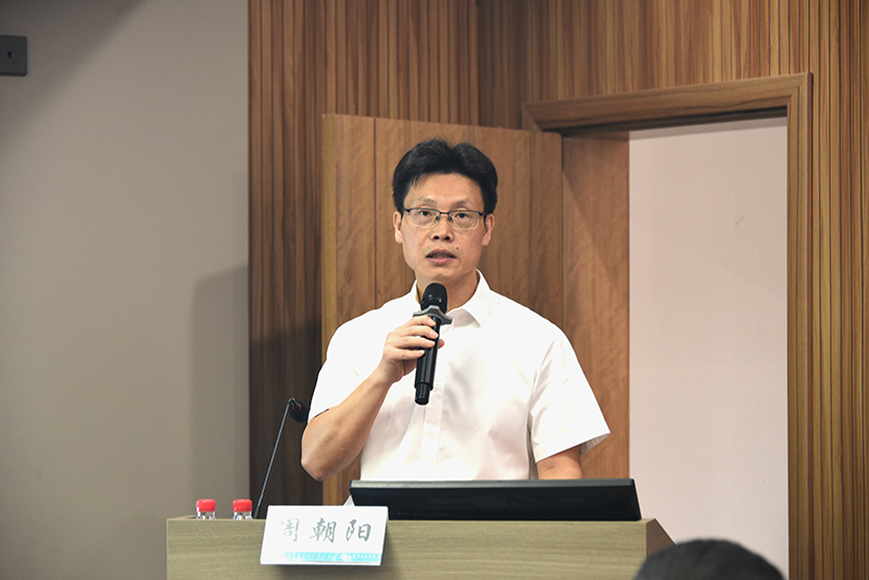 DSC_8432-2.jpg DSC_8432-2.jpg