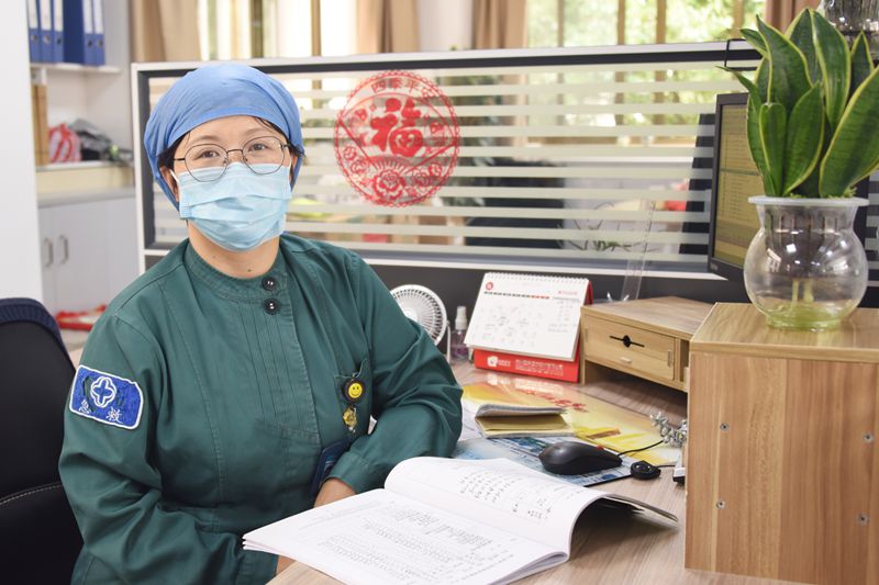 胡春霞 2_副本.jpg