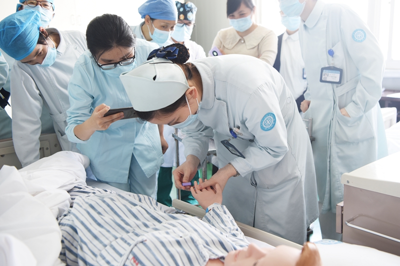 0419 护理急救仪器操作培训考核2.jpg