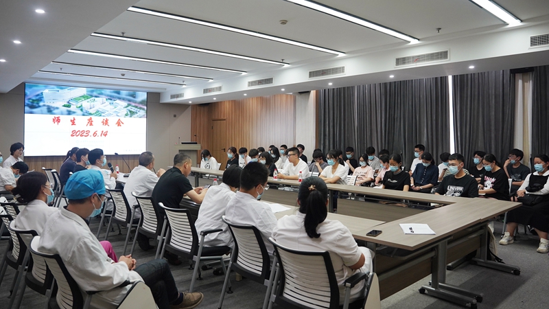 0614 临床实习生毕业04.jpg 0614 临床实习生毕业04.jpg