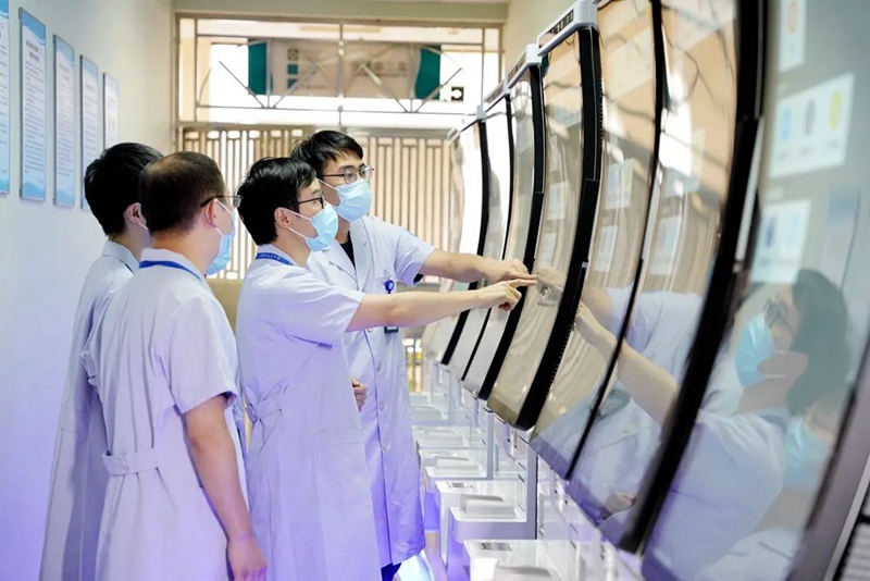 1101 十年 智慧医院1.jpg