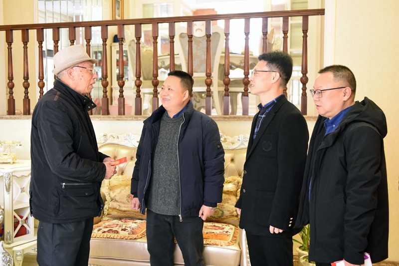 0128 春节慰问1.jpg 0128 春节慰问1.jpg