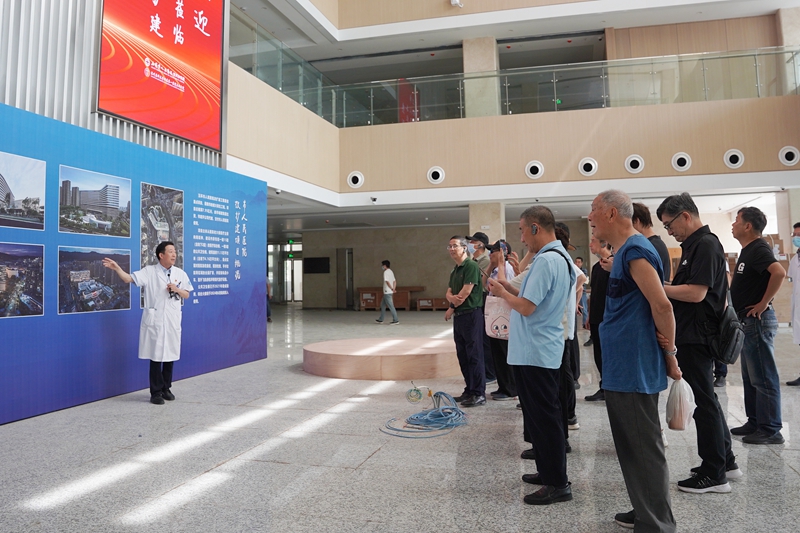 20240628 老干部参观新大楼03.jpg