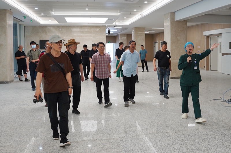 20240628 老干部参观新大楼06.jpg