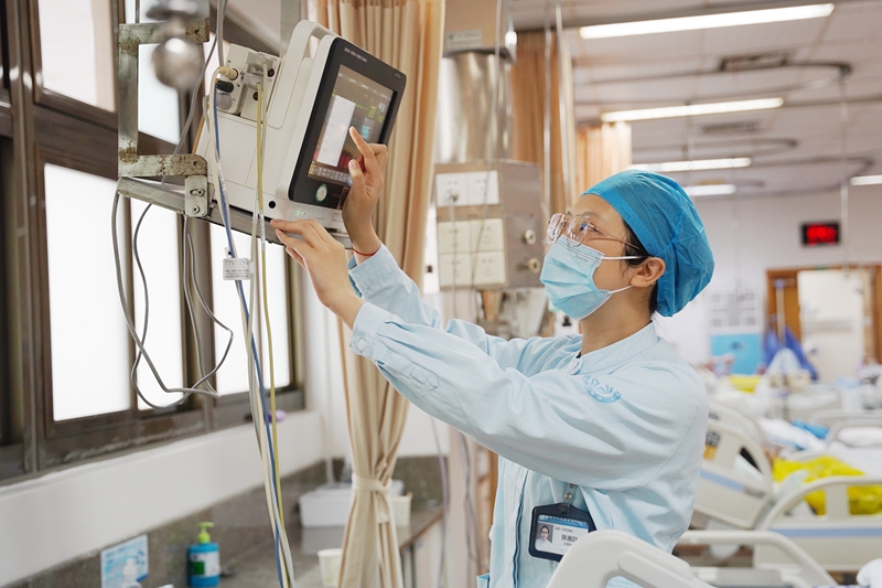 陈施叶 工作照2.jpg